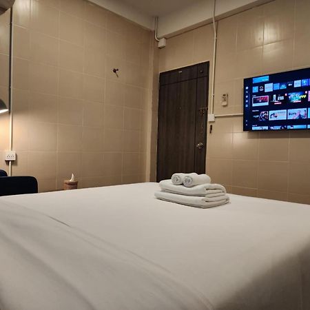 Lo-Ha Guest House, Contactless Check-In Bangkok Eksteriør billede